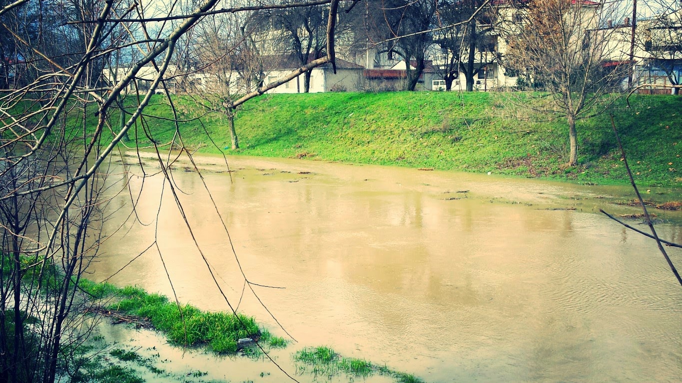 Υπερχείλισε και ο Ληθαίος στα Τρίκαλα - Φωτογραφία 4