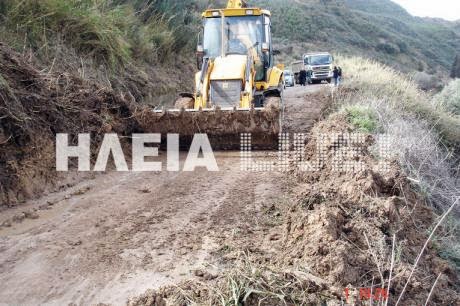 Ηλεία: Το βουνό κρέμεται πάνω από τα κεφάλια τους - Μεγάλες κατολισθήσεις - Δείτε φωτο - Φωτογραφία 7