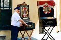 Επαγγέλματα που χάθηκαν στο χρόνο...[photos]