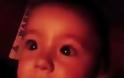 ΑΠΙΘΑΝΟ βίντεο: Πως αντιδρά ένα μωρό όταν περνά μέσα από τούνελ [video]