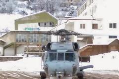 Ελικόπτερο Super Puma πάει στα Άγραφα για τους αποκλεισμένους κατοίκους [video + photos]