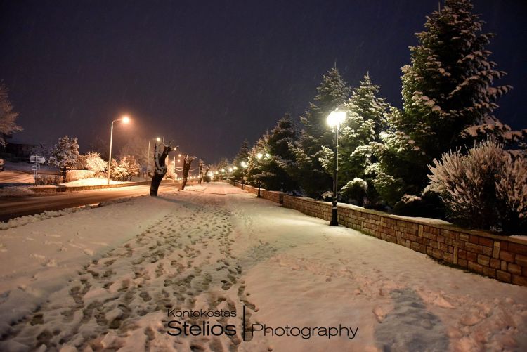 Δείτε υπέροχες φωτογραφίες από το χιονισμένο Καρπενήσι - Φωτογραφία 20