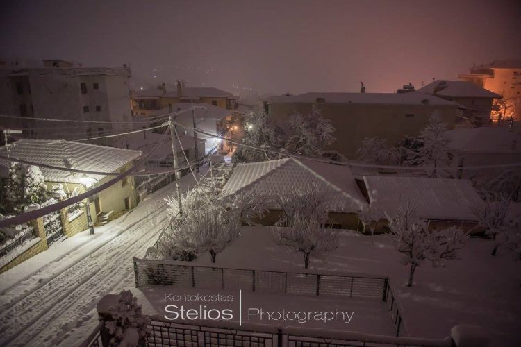 Δείτε υπέροχες φωτογραφίες από το χιονισμένο Καρπενήσι - Φωτογραφία 3