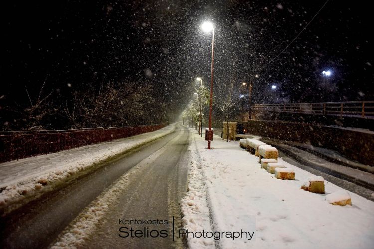Δείτε υπέροχες φωτογραφίες από το χιονισμένο Καρπενήσι - Φωτογραφία 5
