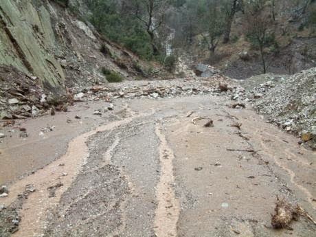 Ναυπακτία: Άνοιξε η γη στην κοινότητα Κλεπά - 22 σπίτια έπληξαν οι κατολισθήσεις - Δείτε φωτο - Φωτογραφία 3