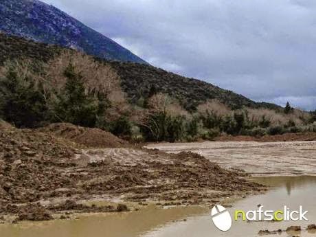 Ναυπακτία: Άνοιξε η γη στην κοινότητα Κλεπά - 22 σπίτια έπληξαν οι κατολισθήσεις - Δείτε φωτο - Φωτογραφία 5