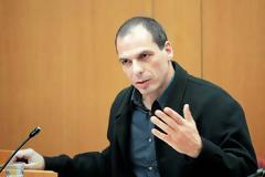 Αυτή η ΚΟΥΚΛΑ είναι η δημοσιογράφος από την ΙΣΠΑΝΙΑ που την έχει πατήσει με τον Βαρουφάκη [photos]