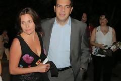 Έτσι πήγε στην Ορκωμοσία η Περιστέρα! Δείτε τι φόρεσε η κυρία Τσίπρα... [photos]