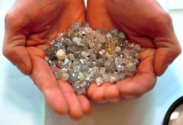 Το ΣΔΟΕ βρήκε...διαμάντια στον λογαριασμό διαιτητή! - Φωτογραφία 1