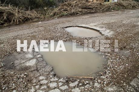 Διαλυμένη η συνδετήρια οδός των Ε.Ο. Πύργου–Τριπόλεως και Πύργου-Κυπαρισσίας - Δείτε φωτο - Φωτογραφία 3