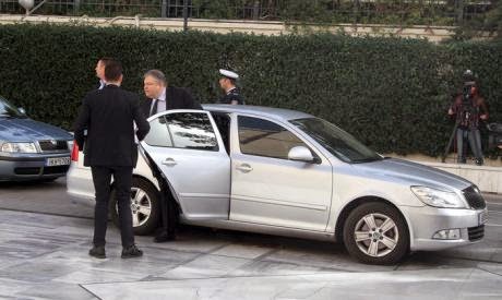 Ο Βενιζέλος άφησε τη θωρακισμένη BMW και πήρε... Skoda - Φωτογραφία 3
