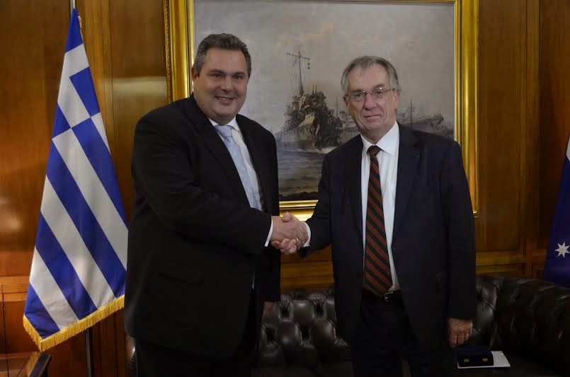 Συνάντηση του ΥΕΘΑ Πάνου Καμμένου με τον Πρέσβη της Αυστραλίας στην Ελλάδα Τζον Γκρίφιν - Φωτογραφία 1