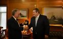 Συνάντηση του ΥΕΘΑ Πάνου Καμμένου με τον Πρέσβη της Αυστραλίας στην Ελλάδα Τζον Γκρίφιν - Φωτογραφία 2