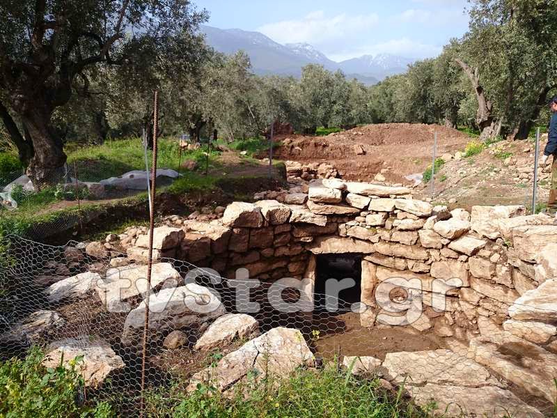 Ασύλητος μυκηναϊκός τάφος στην Άμφισσα. ΜΟΝΑΔΙΚΕΣ εικόνες απο τα ευρήματα και το Μουσείο Δελφών [photos + video] - Φωτογραφία 7