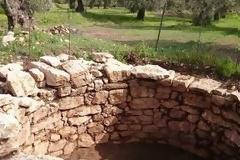 Ασύλητος μυκηναϊκός τάφος στην Άμφισσα. ΜΟΝΑΔΙΚΕΣ εικόνες απο τα ευρήματα και το Μουσείο Δελφών [photos + video]