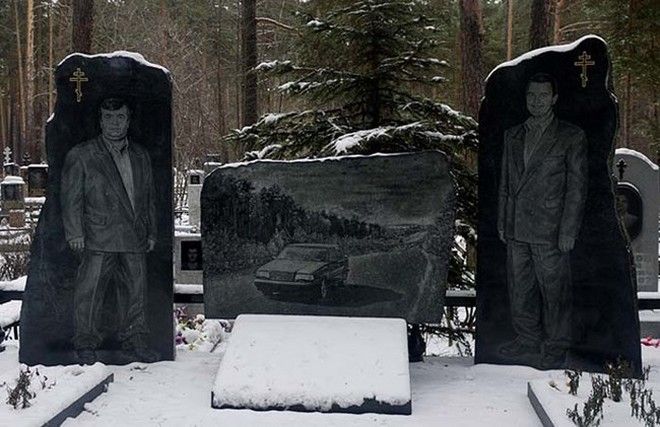 ΑΠΙΣΤΕΥΤΟ: Αντί για τάφους φτιάχνουν... παλάτια για τα νεκρά μέλη της ρωσικής μαφίας [photos] - Φωτογραφία 16