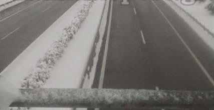 Δίπλωσε νταλίκα στην εθνική οδό - Μάχη με το χιονιά για να μείνει ο δρόμος ανοιχτός... - Φωτογραφία 1