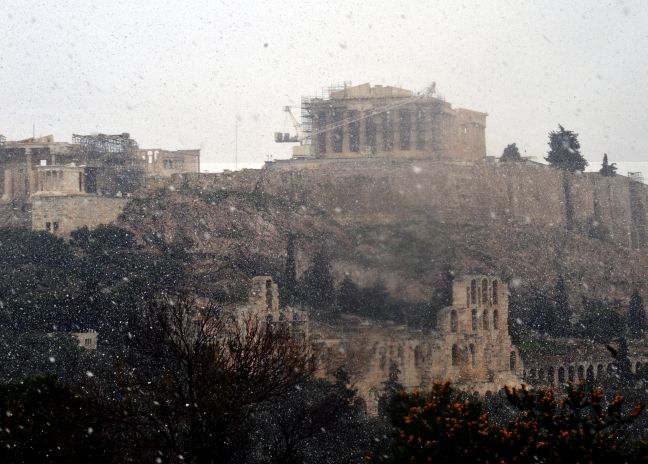 Δείτε την Ακρόπολη με χιόνια - Εντυπωσιακές εικόνες - Φωτογραφία 2