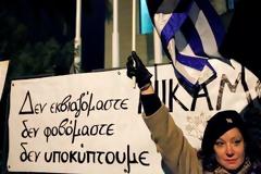 Στους δρόμους οι Κύπριοι για την υποστήριξη της Ελλάδας
