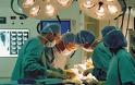 Λάρισα: Σάλος από την επίμαχη selfie του γιατρού μέσα στο χειρουργείο που κάνει τον γύρο του διαδικτύου! [photo]