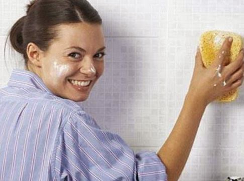 Πόσο συχνά και πώς πρέπει να καθαρίζεις τα πλακάκια στο μπάνιο και την κουζίνα σου; - Φωτογραφία 1