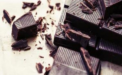7 λόγοι για να απολαμβάνουμε τη μαύρη σοκολάτα χωρίς ενοχές - Φωτογραφία 1