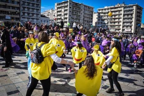 Πατρινό Καρναβάλι: Παρήλασαν 10.000 λιλιπούτειοι καρναβαλιστές και συνοδοί - Δείτε πλούσιο φωτορεπορτάζ - Φωτογραφία 21