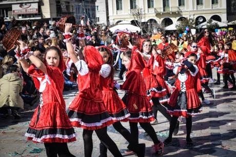 Πατρινό Καρναβάλι: Παρήλασαν 10.000 λιλιπούτειοι καρναβαλιστές και συνοδοί - Δείτε πλούσιο φωτορεπορτάζ - Φωτογραφία 23