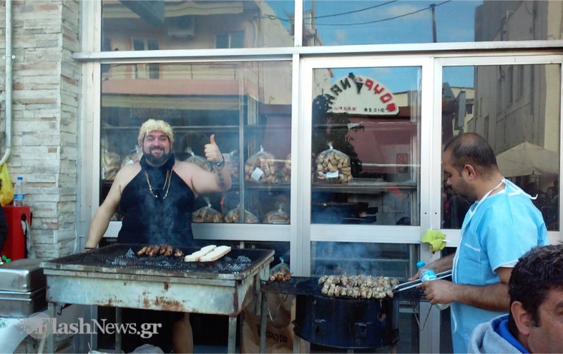 Σε ξέφρενους ρυθμούς το Χανιώτικο καρναβάλι στη Σούδα - Φωτογραφία 2