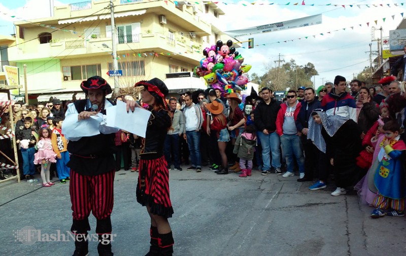 Σε ξέφρενους ρυθμούς το Χανιώτικο καρναβάλι στη Σούδα - Φωτογραφία 4