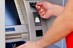 Πανικοβλήθηκαν Τρικαλινοί από ΑΤΜ που έβγαζε δραχμές αντί για ευρώ! [photos]