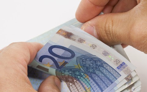 Πάτρα: Επιχειρηματίας βρήκε 200 ευρώ και τα επέστρεψε στον κάτοχό τους - Φωτογραφία 1