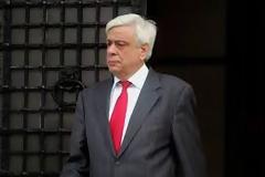 Χαμός έξω από το σπίτι του Προκόπη Παυλόπουλου... [photos]