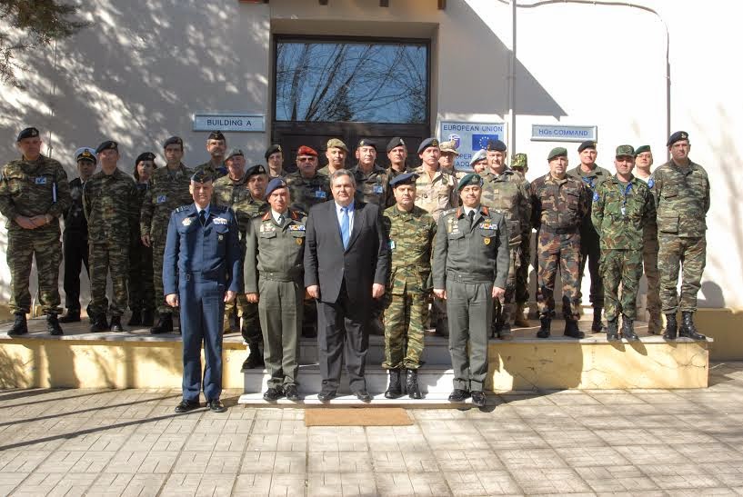 Επίσκεψη του ΥΕΘΑ Π. Καμμένου στο Στρατηγείο της EUFOR RCA στη Λάρισα - Φωτογραφία 6