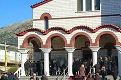 Οι κάτοικοι του Καναλακίου αποχαιρέτησαν την άτυχη 46χρονη που σκοτώθηκε από το απορριμματοφόρο
