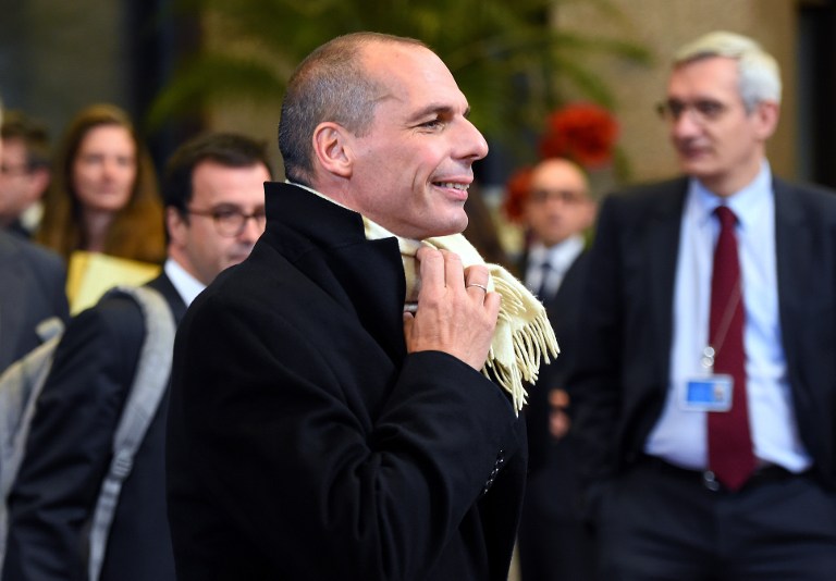 Γιατί φόρεσε λευκό κασκόλ στο σημερινό Eurogroup ο Γιάνης Βαρουφάκης; [photos] - Φωτογραφία 2