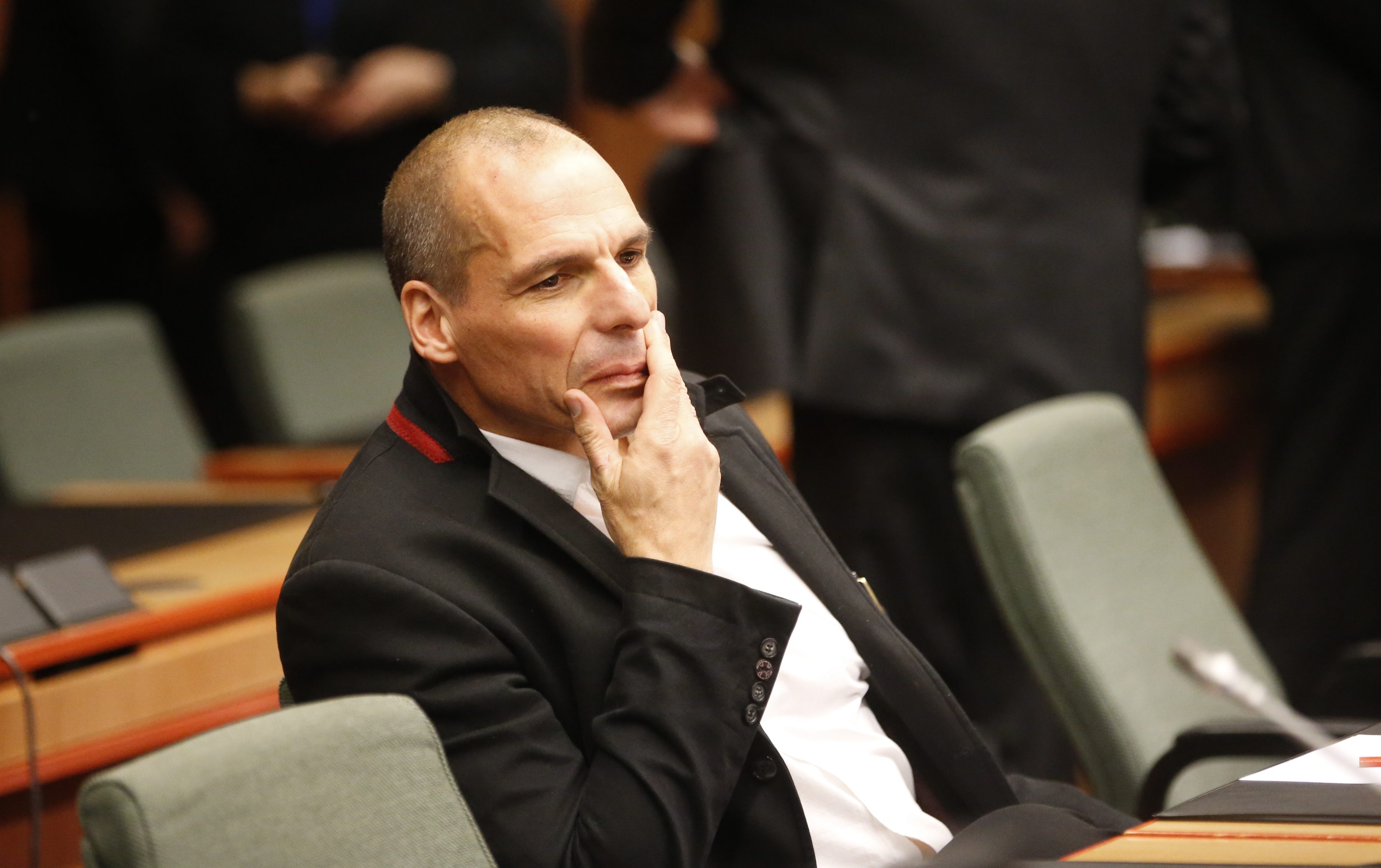 Δείτε τον Βαρουφάκη στη συνεδρίαση του Eurogroup - Σκεπτικός δείχνει ο Έλληνας Υπουργός [photos] - Φωτογραφία 3