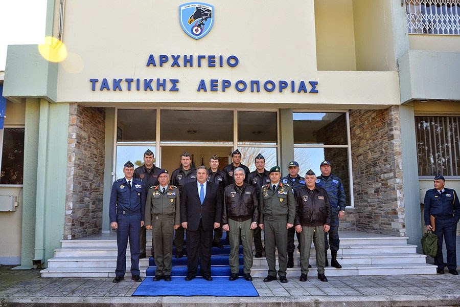 Φωτό από την επίσκεψη Καμμένου σε ΑΤΑ, ΕΚΑΕ και 110ΠΜ - Φωτογραφία 2