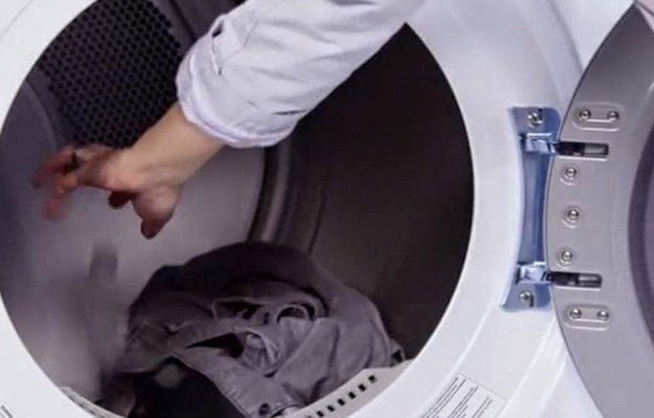 ΠΑΝΕΞΥΝΟ: Έβαλε παγάκια στο πλυντήριο και δείτε τι έκανε… [video] - Φωτογραφία 1