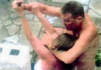Φρικιαστικές εικόνες: Σύζυγος παλεύει με τον μεθυσμένο άντρα της που πάει να την μαχαιρώσει... [photos] - Φωτογραφία 1