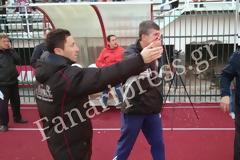 Σοκάρουν οι φωτογραφίες από την επίθεση που δέχτηκε από την κερκίδα του Πανλευκάδιου ο βοηθός προπονητή του Πας Αχέρων Καναλακίου