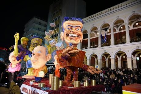 Πάτρα: Δείτε φωτογραφίες από τη νυχτερινή ποδαράτη - Φωτογραφία 16