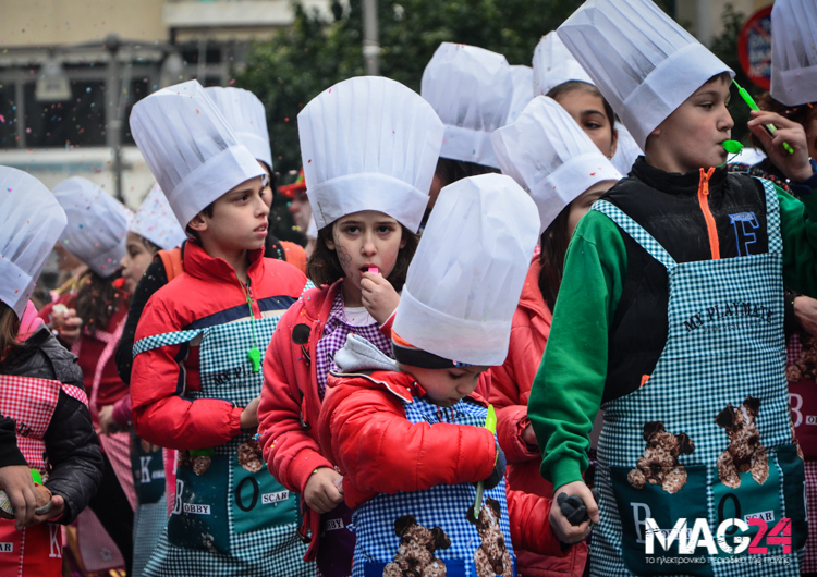 Πλημμύρησε από καρναβαλιστές το κέντρο της Λαμία – Δείτε φωτογραφίες - Φωτογραφία 13