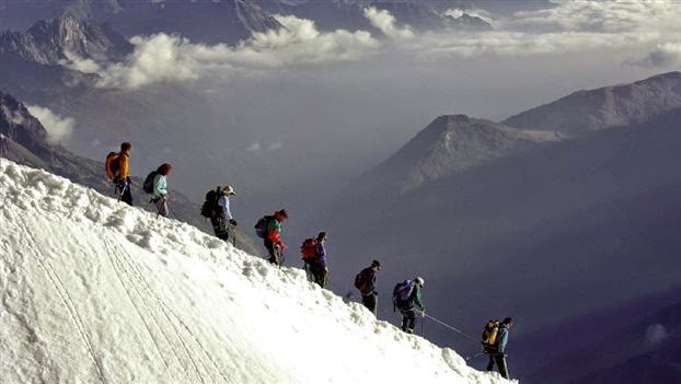 Ελβετία: Τρεις σκιέρ νεκροί από πτώση χιονοστιβάδας - Φωτογραφία 1