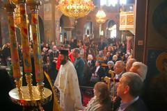 Με την ευλογία του Τιμίου Ξύλου και των Ιερών Λειψάνων ξεκινά η Τεσσαρακοστή στην Μητρόπολη Καισαριανής