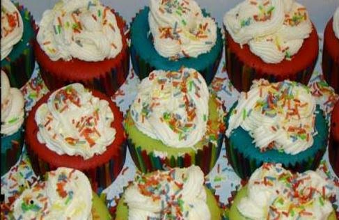 Χρωματιστά cupcakes - Φωτογραφία 1