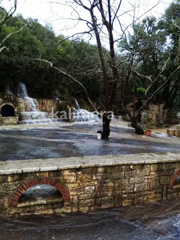 Πλημμύρισε η περιοχή κοντά στο ναό της Αγίας Θεοδώρας - Φωτογραφία 2