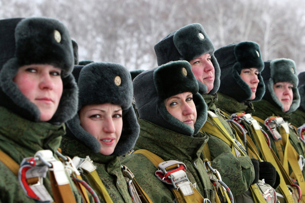 Lipstick και Καλάσνικοφ… Οι γυναίκες στην υπηρεσία των ρωσικών Ενόπλων Δυνάμεων… [photos] - Φωτογραφία 3