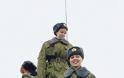 Lipstick και Καλάσνικοφ… Οι γυναίκες στην υπηρεσία των ρωσικών Ενόπλων Δυνάμεων… [photos] - Φωτογραφία 11