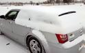 Πώς να ρίξετε το χιόνι από το αυτοκίνητο με... ένα τραγούδι [video]